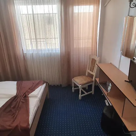 Dynes Hotel 3*