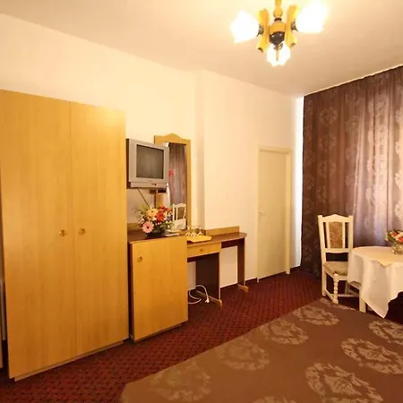 Dynes 3* Ефоріє-Норд